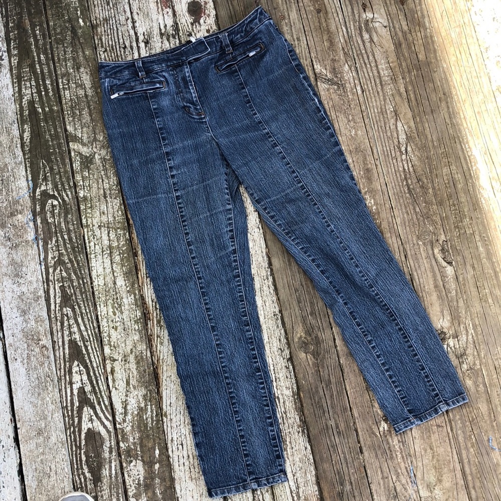 Jones New York vintage petite jeans 78% cotton.